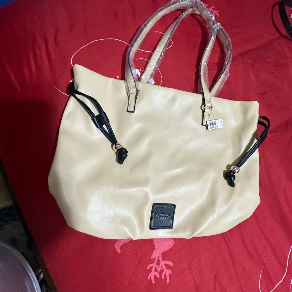 NWT Victoria Secret Cream handbag black Satin inner lining